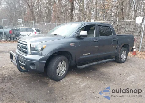 2010 Toyota Tundra Grade 5.7L V8 z USA, uszkodzony, nr VIN 5TFDY5F18AX098646